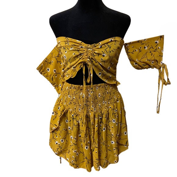 NWOT 2 Piece Yellow/Mustard Crop Short Set Women’s Size Large - Picture 3 of 14